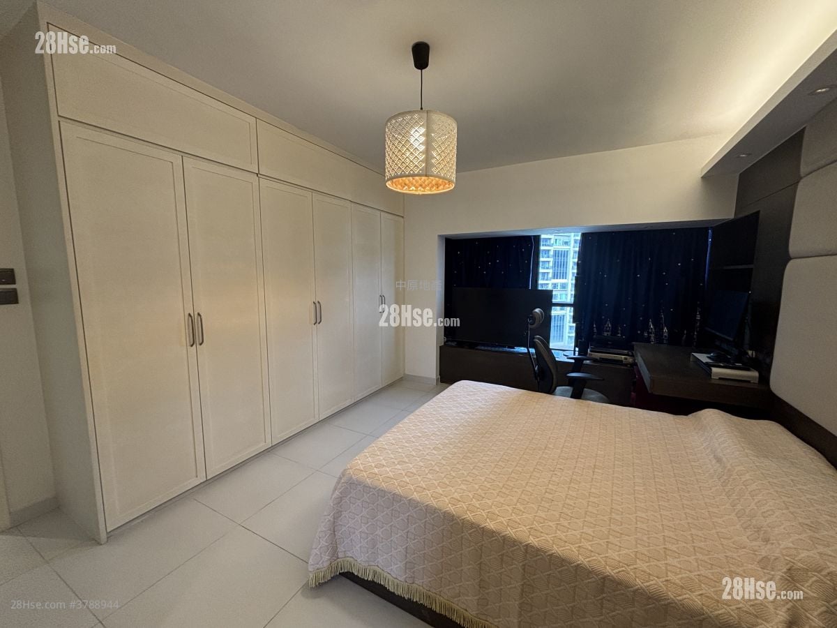 Parc Royale Sell 4 Bedrooms , 2 Bathrooms 1,241 ft²