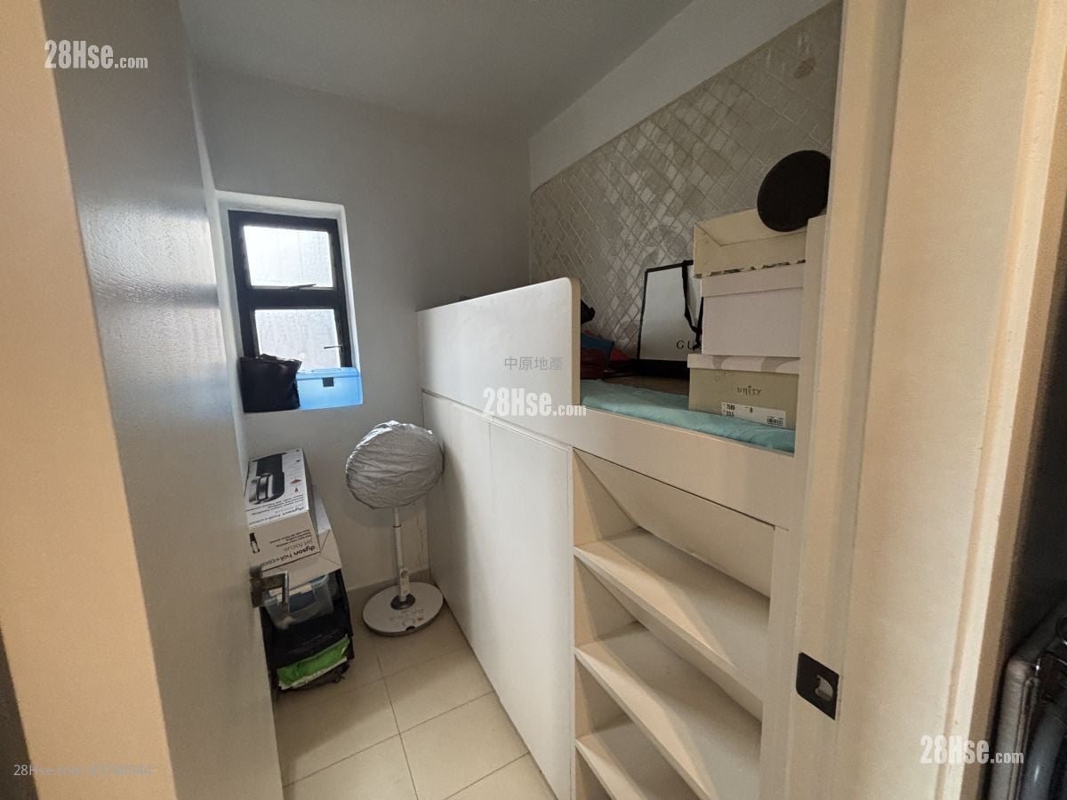 Parc Royale Sell 4 Bedrooms , 2 Bathrooms 1,241 ft²