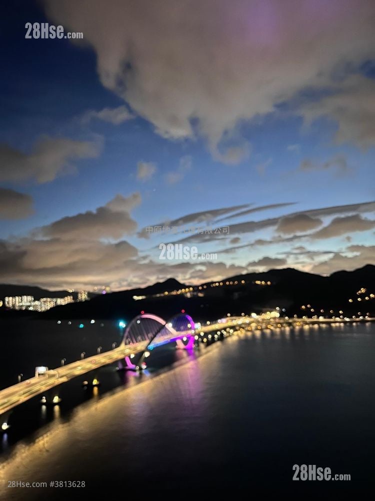 Sea To Sky Sell 4 Bedrooms , 3 Bathrooms 1,077 ft²