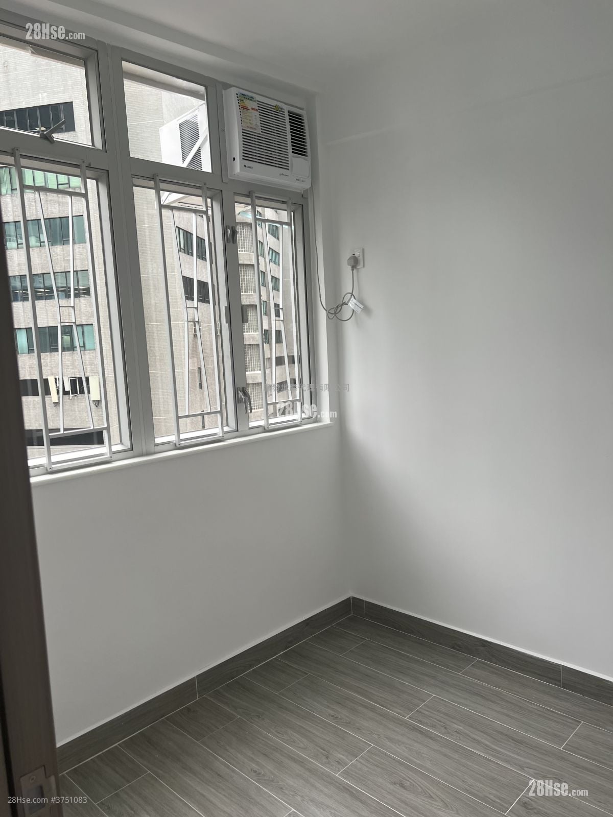 Peony House Sell 3 Bedrooms , 1 Bathroom 395 ft²