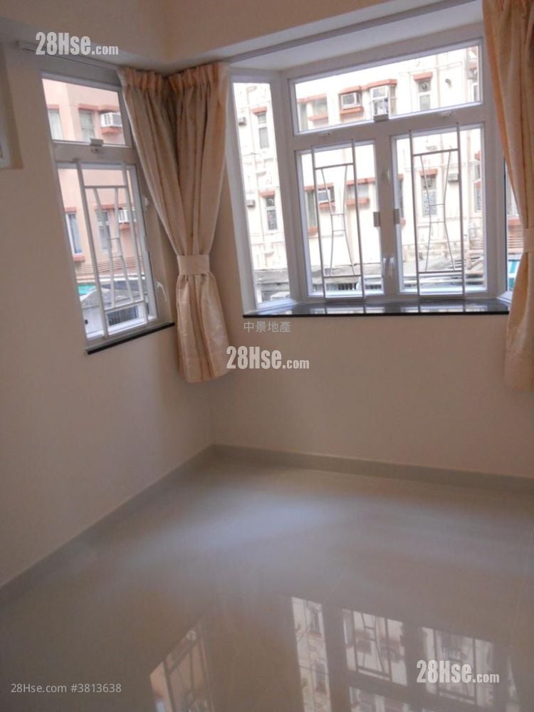 Sun Shing Centre Sell 2 Bedrooms , 1 Bathroom 290 ft²