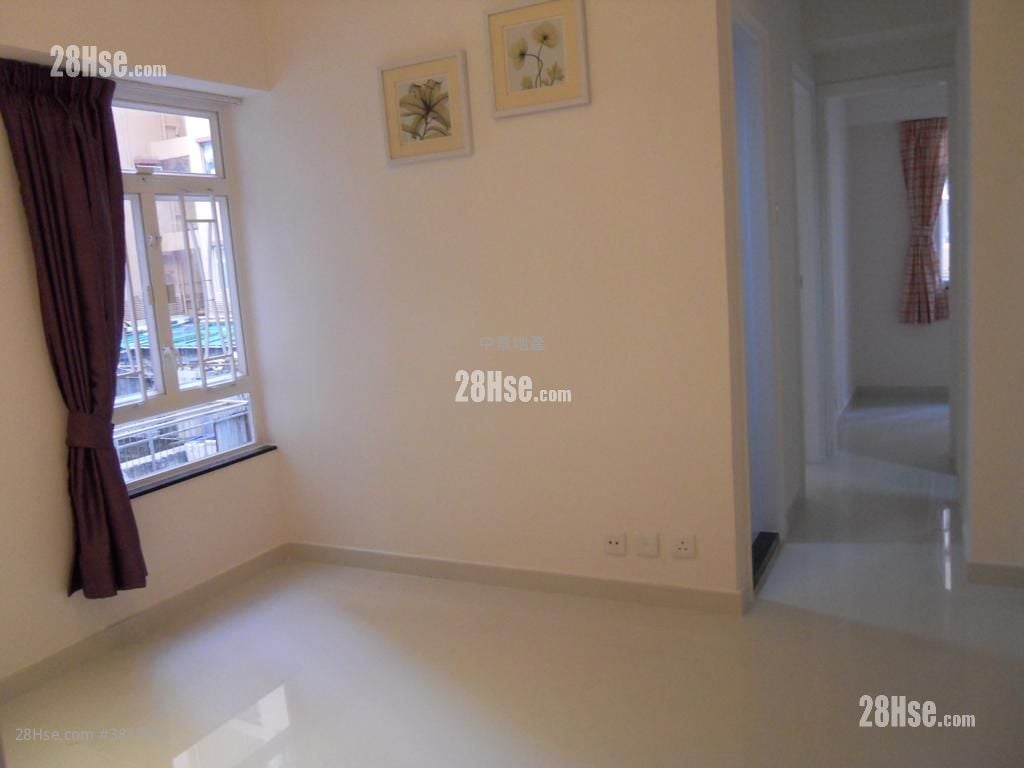 Sun Shing Centre Sell 2 Bedrooms , 1 Bathroom 290 ft²