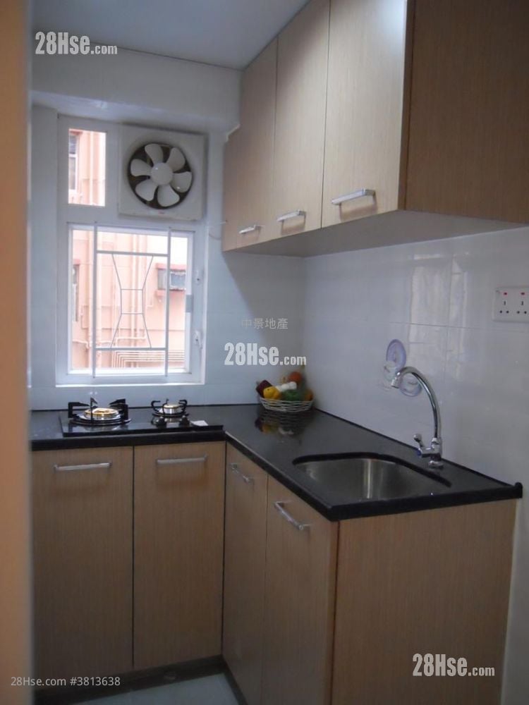 Sun Shing Centre Sell 2 Bedrooms , 1 Bathroom 290 ft²