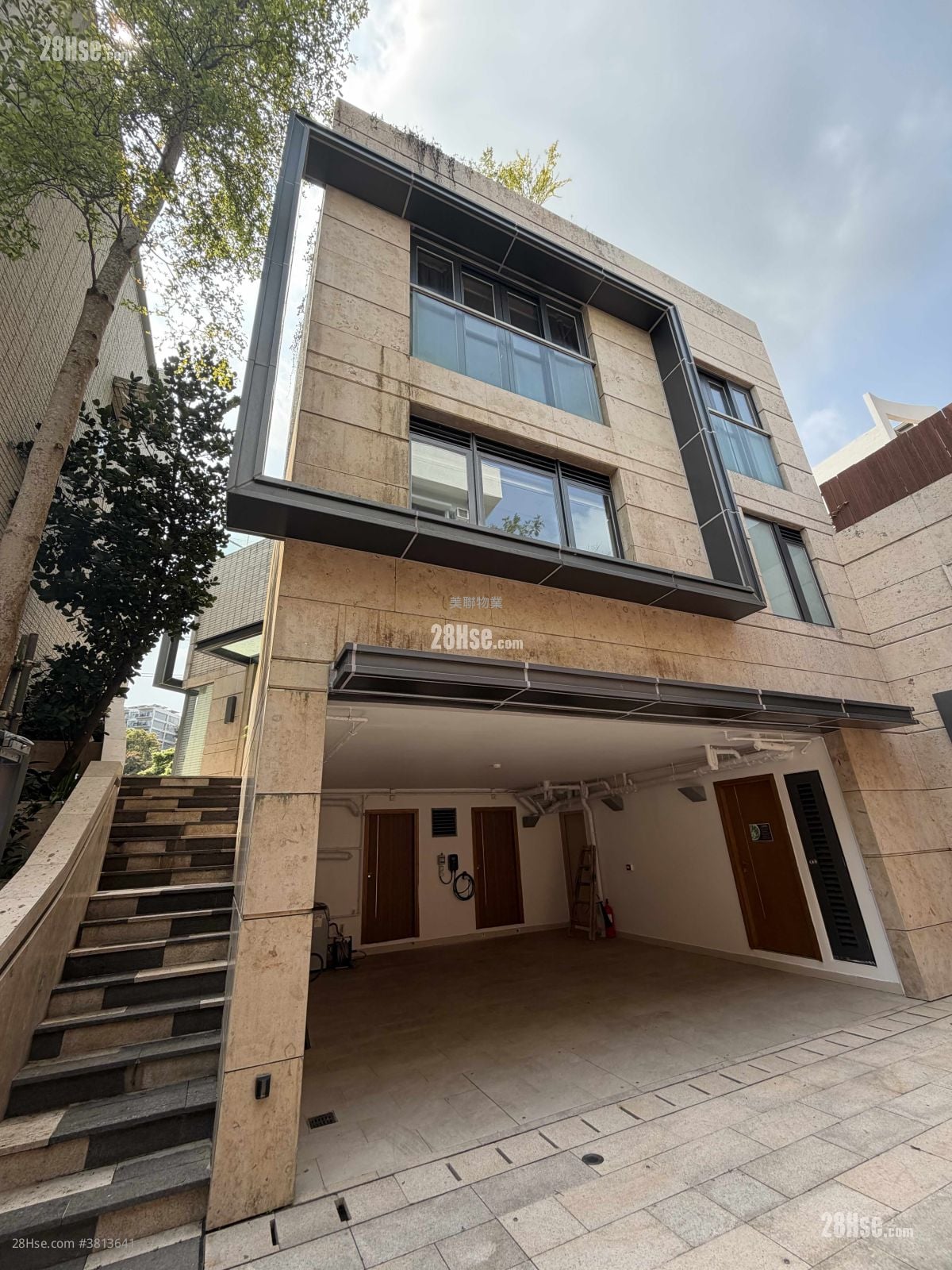 The Woods Sell 3 Bedrooms 2,068 ft²