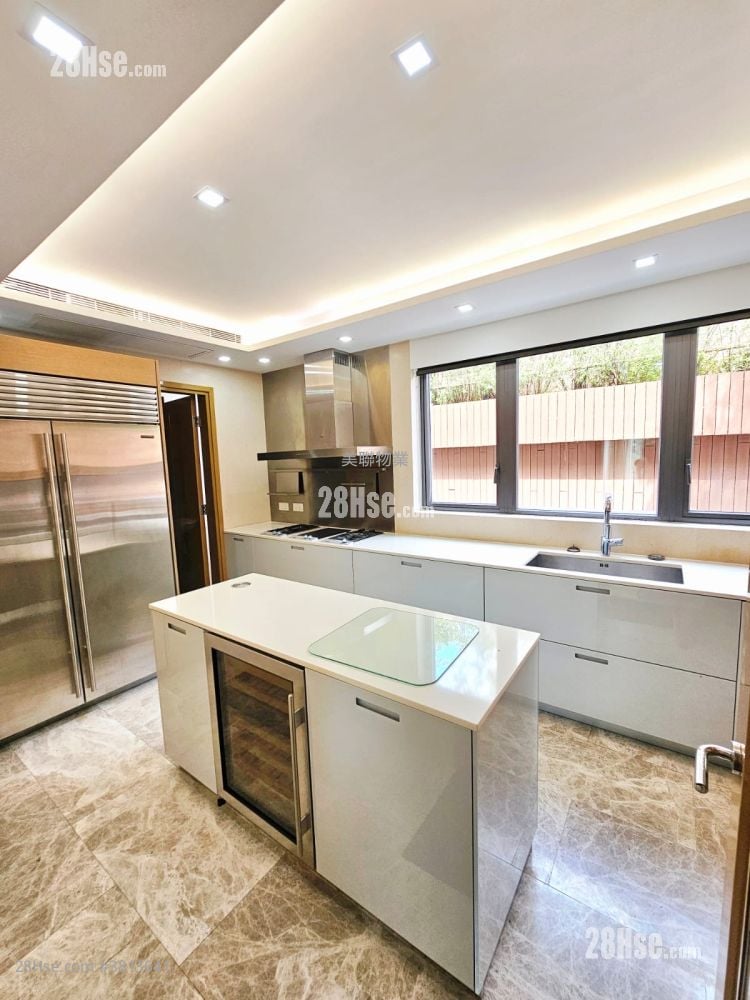 The Woods Sell 3 Bedrooms 2,068 ft²