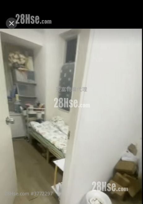 Tai Po Building Sell 2 Bedrooms , 1 Bathroom 313 ft²