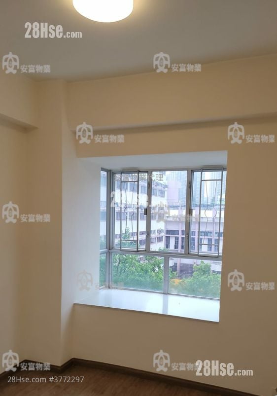 Tai Po Building Sell 2 Bedrooms , 1 Bathroom 313 ft²
