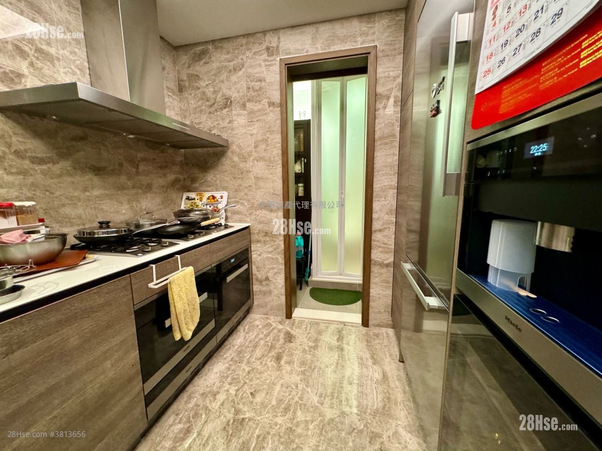 Lp10 Sell 4 Bedrooms , 3 Bathrooms 1,204 ft²