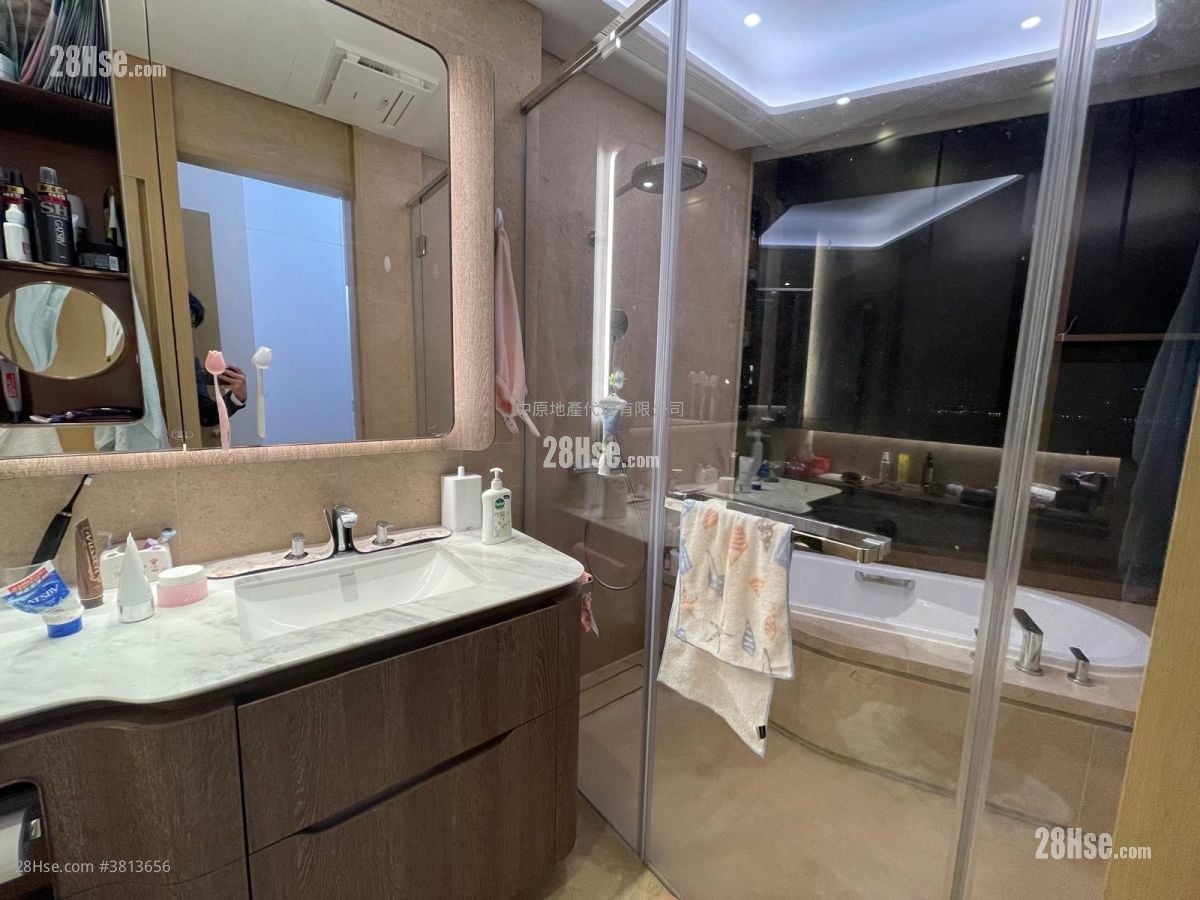 Lp10 Sell 4 Bedrooms , 3 Bathrooms 1,204 ft²