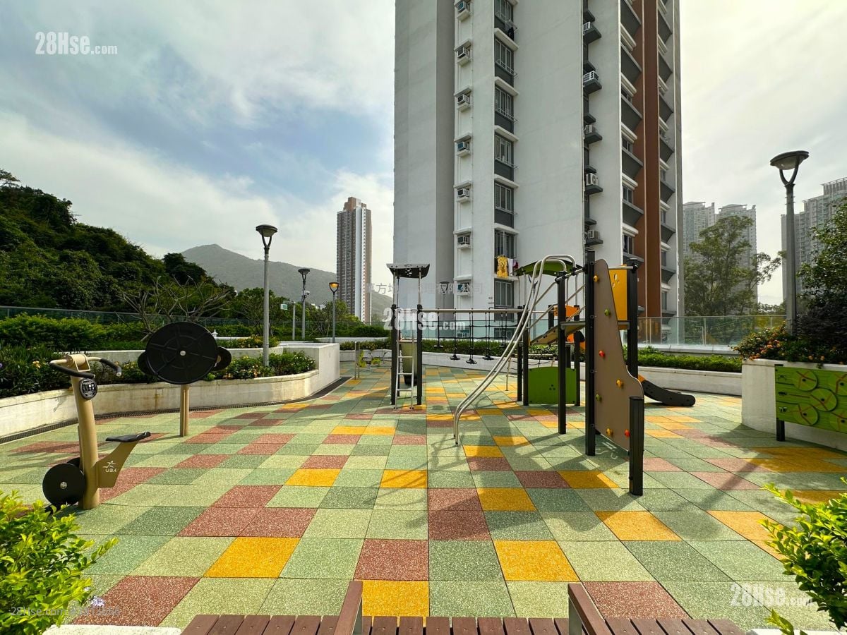 Kam Chun Court Sell 2 Bedrooms , 1 Bathroom 447 ft²