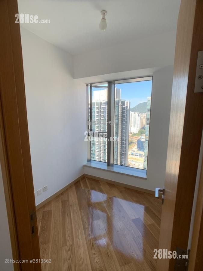 One Kai Tak(Ii) Sell 3 Bedrooms , 2 Bathrooms 799 ft²