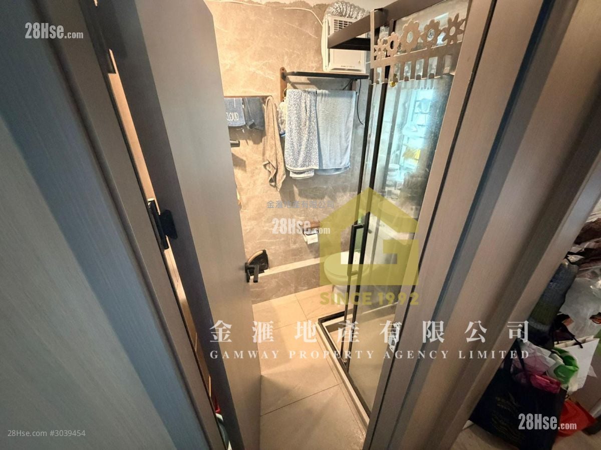 Kai Cheung Court Sell 2 Bedrooms , 1 Bathroom 493 ft²