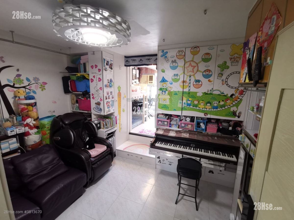 Ko Chun Court Sell 2 Bedrooms , 1 Bathroom 424 ft²