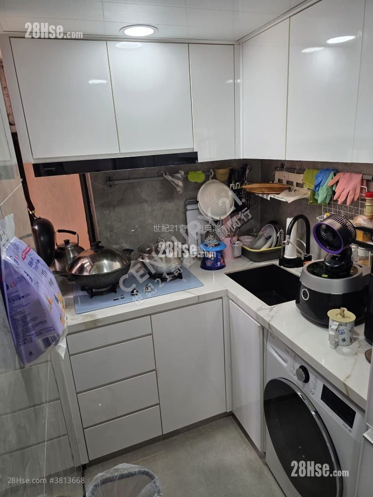 Sunshine City Sell 3 Bedrooms , 2 Bathrooms 519 ft²