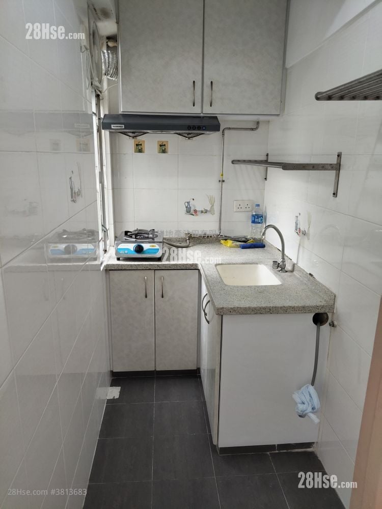 Golden Lion Garden Rental 1 Bedroom , 1 Bathroom 285 ft²