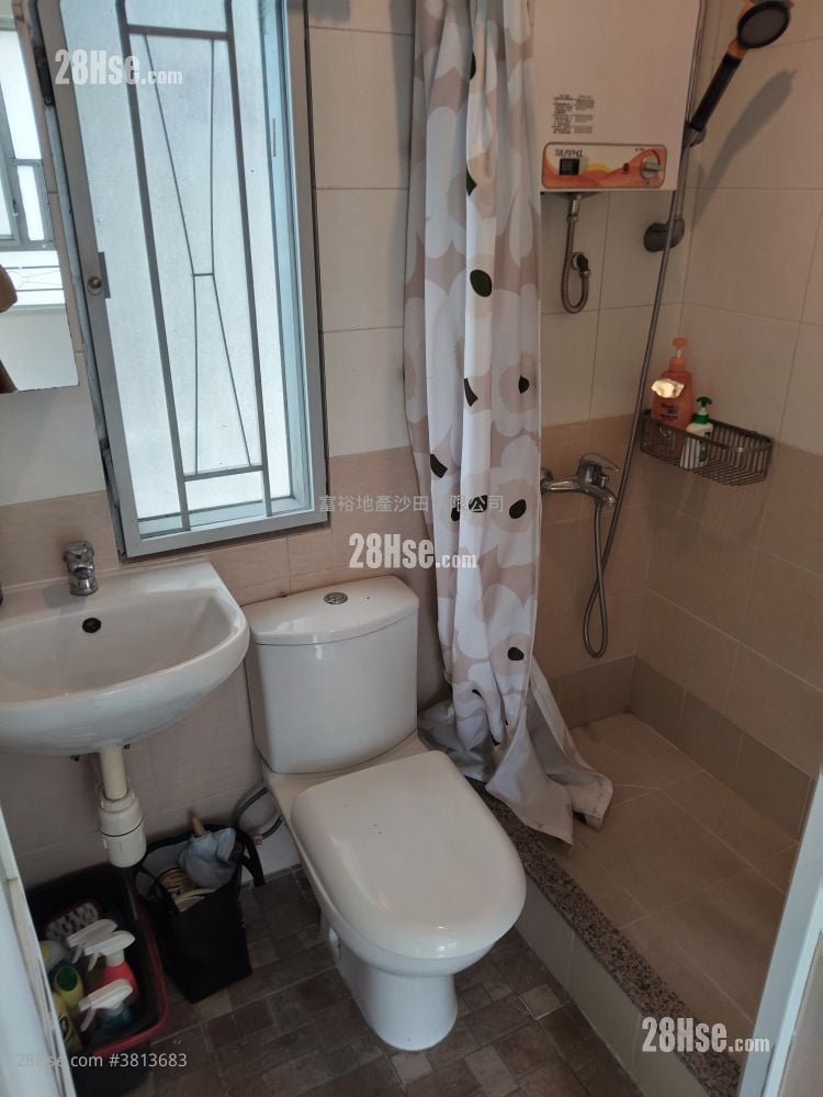 Golden Lion Garden Rental 1 Bedroom , 1 Bathroom 285 ft²