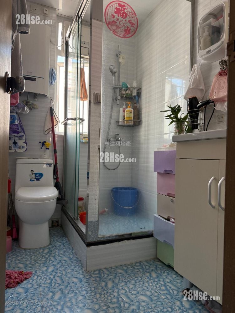 Sun Sing Buiding Sell 3 Bedrooms , 1 Bathroom 445 ft²