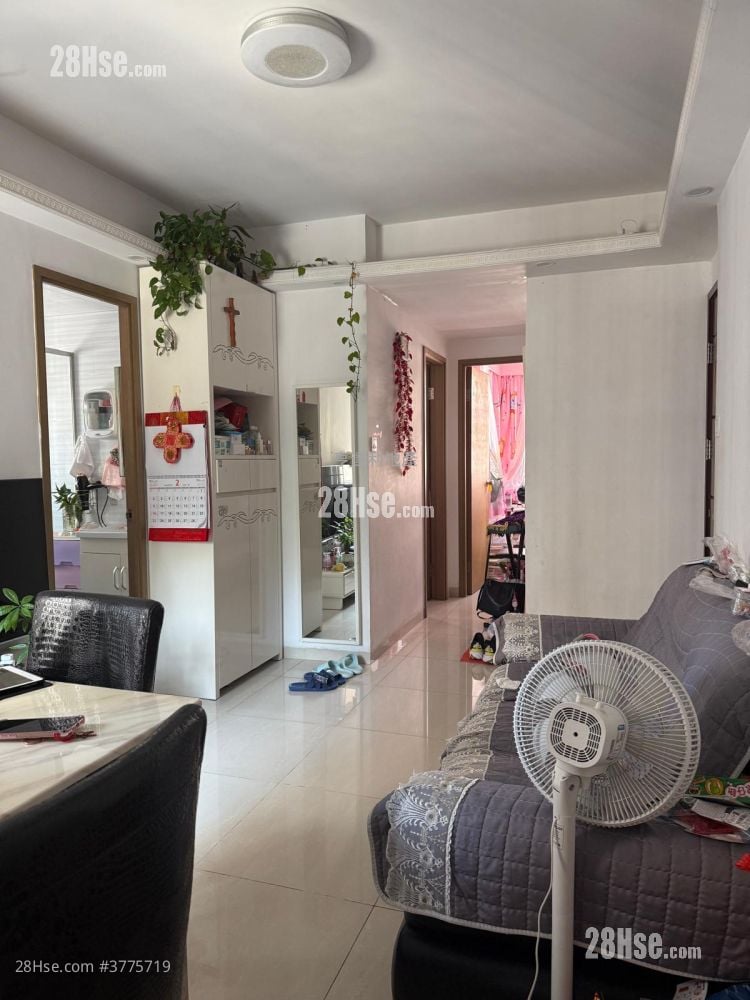 Sun Sing Buiding Sell 3 Bedrooms , 1 Bathroom 445 ft²