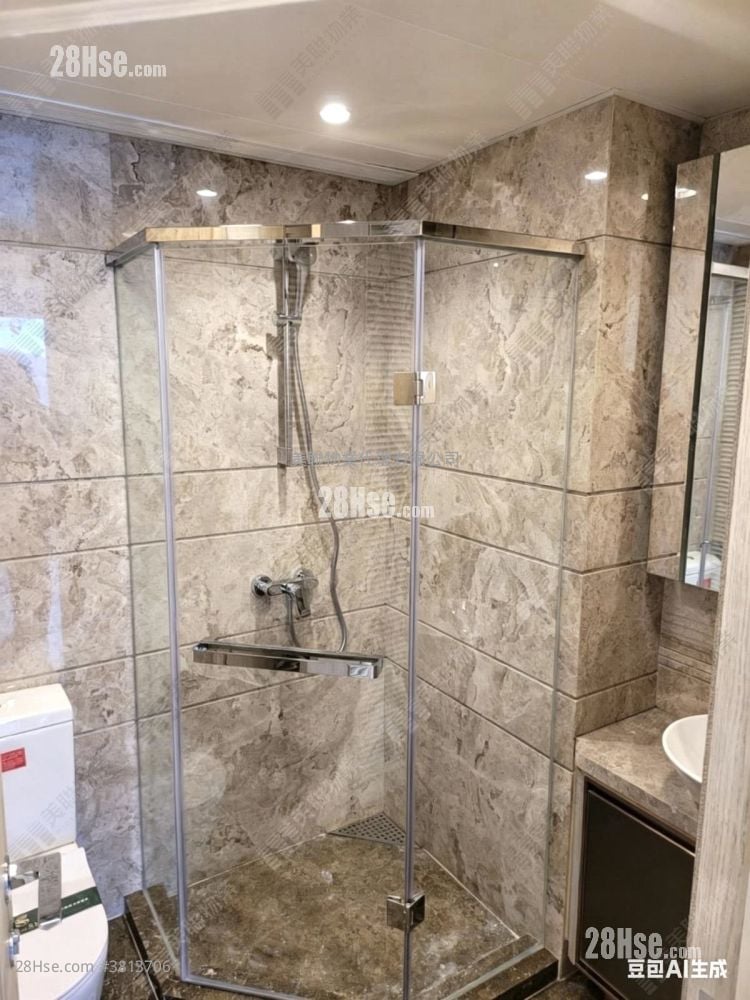 Sea To Sky 售盘 4 房 , 4 浴室 1,054 平方尺