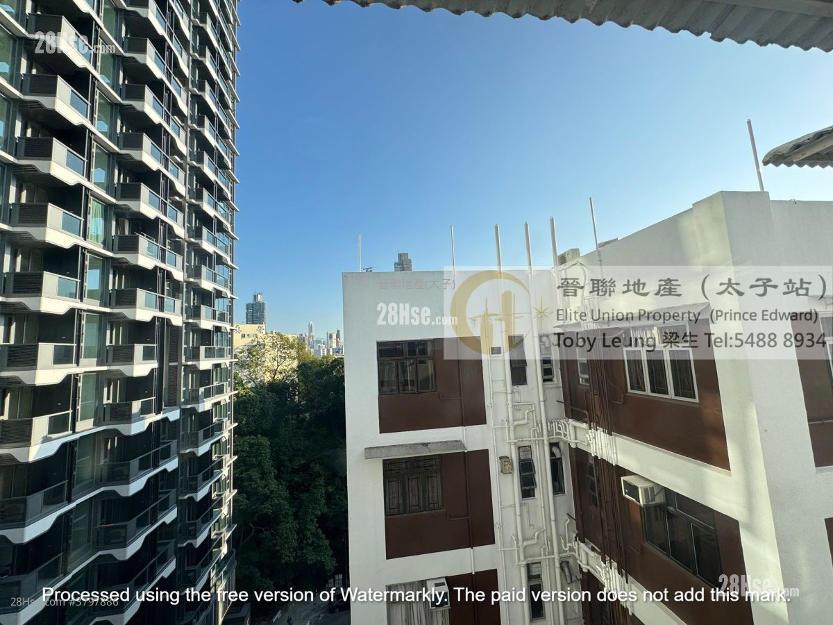 Wai Pont House Sell 2 Bedrooms , 1 Bathroom 292 ft²