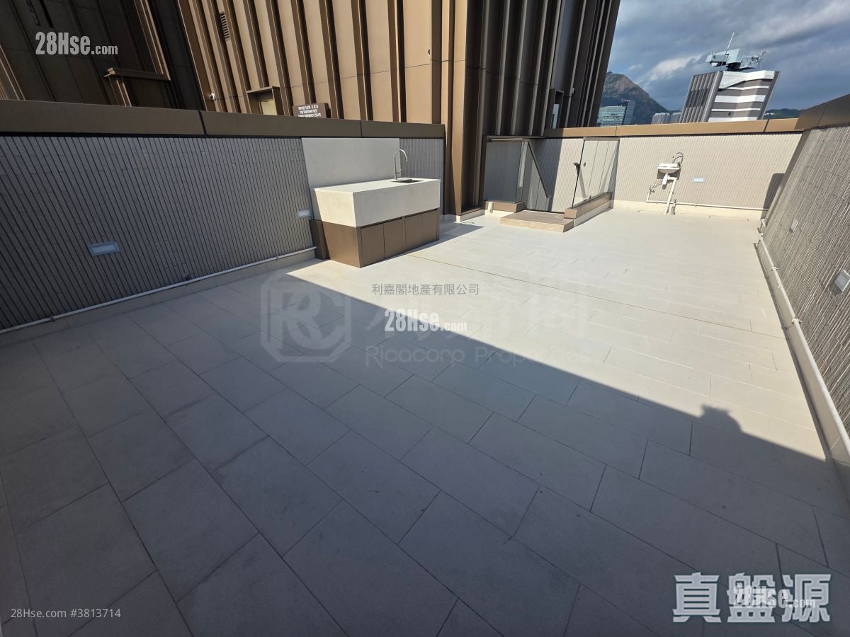 Pano Harbour Sell 5+ Bedrooms 2,729 ft²