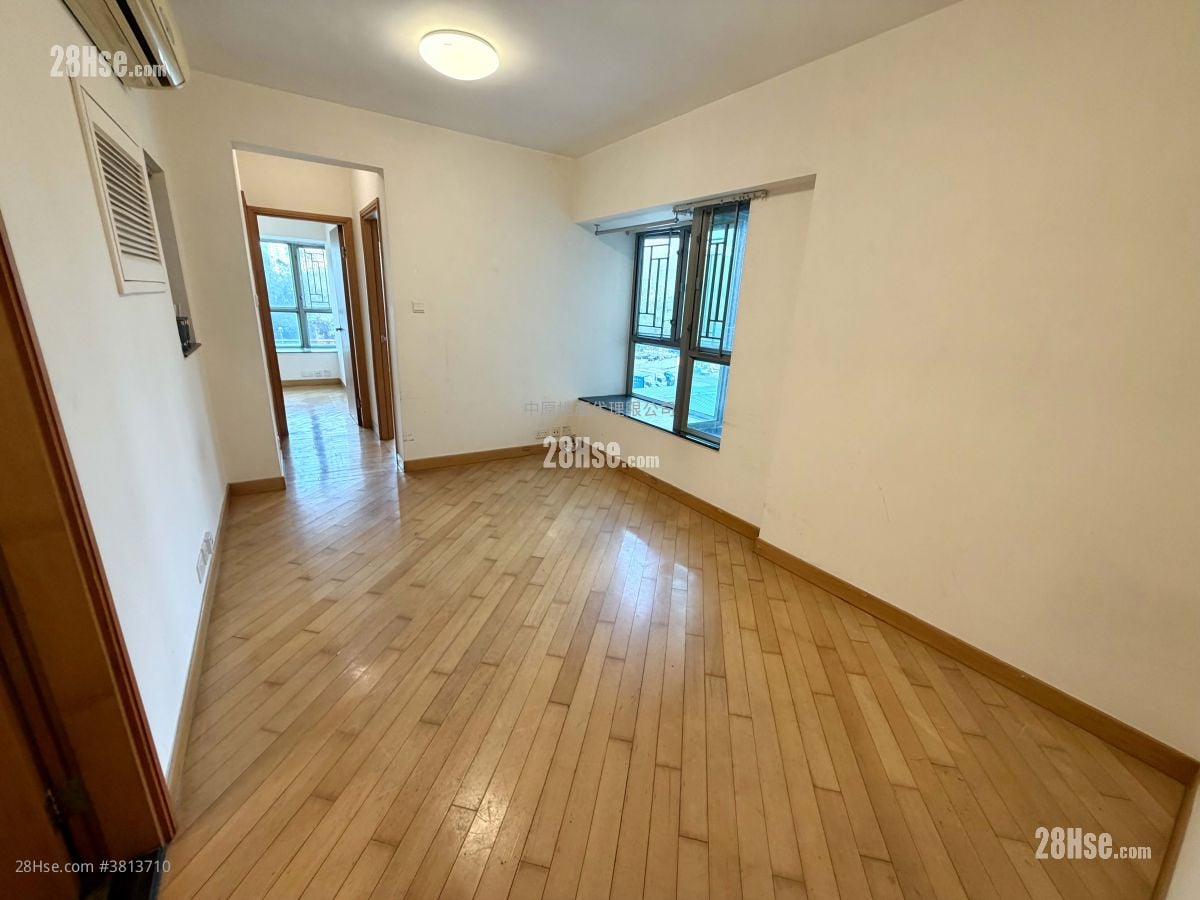 Yoho Town 售盘 2 房 , 1 浴室 393 平方尺