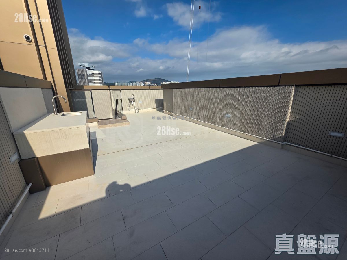 Pano Harbour Sell 5+ Bedrooms 2,729 ft²