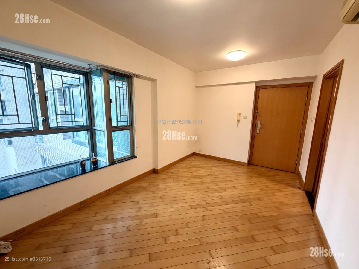 Yoho Town 售盘 2 房 , 1 浴室 393 平方尺