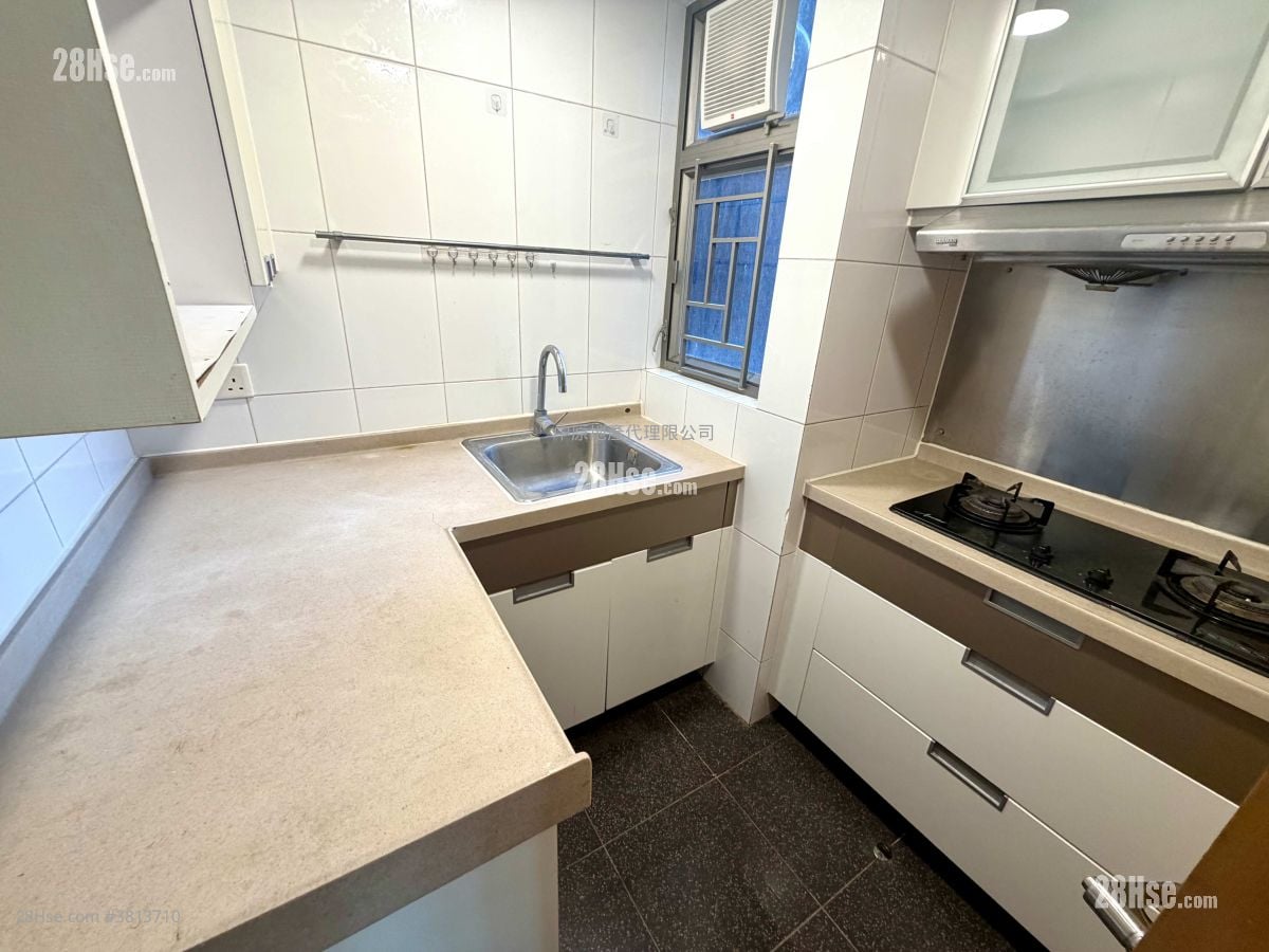 Yoho Town 售盘 2 房 , 1 浴室 393 平方尺