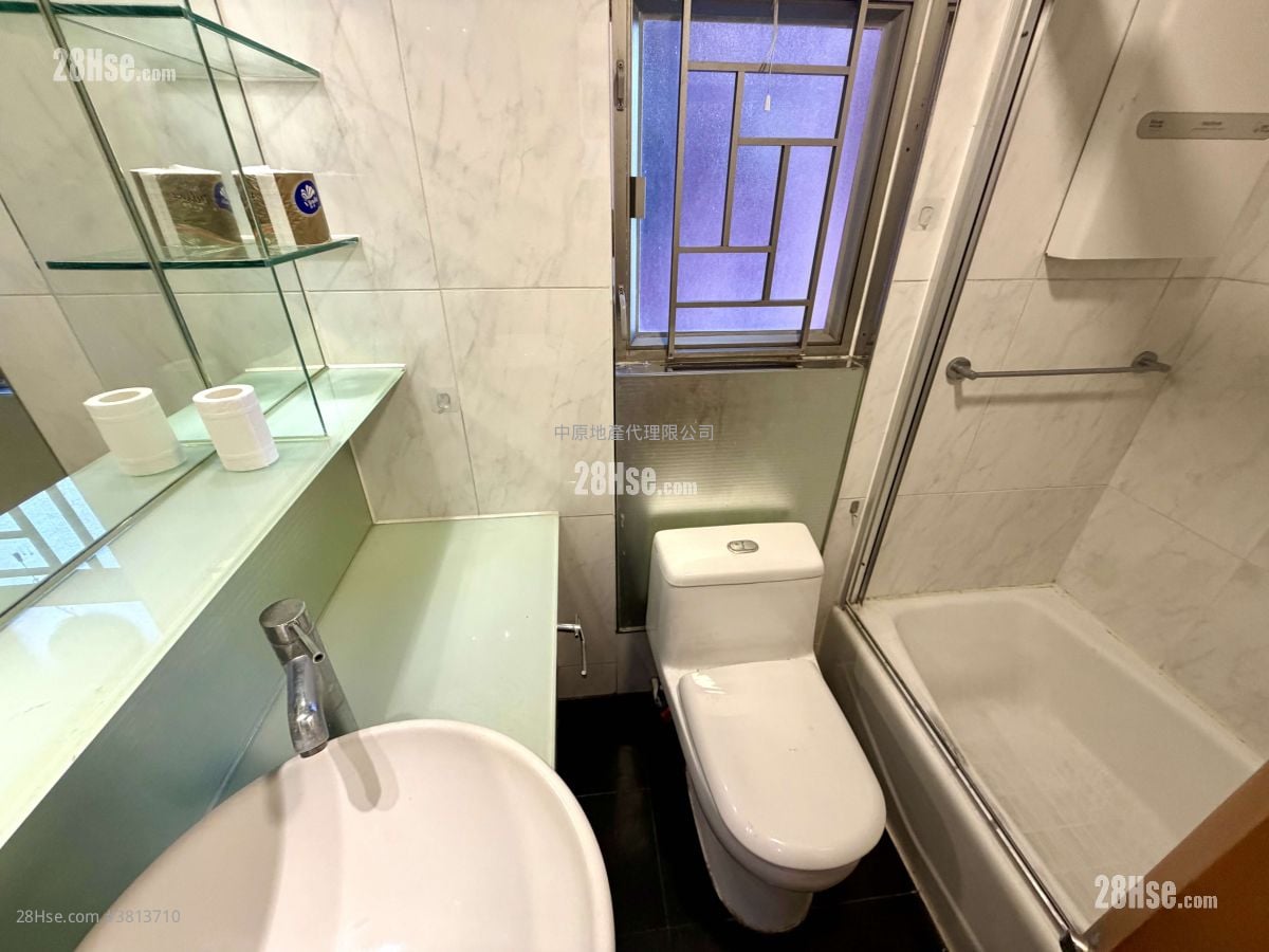 Yoho Town 售盘 2 房 , 1 浴室 393 平方尺