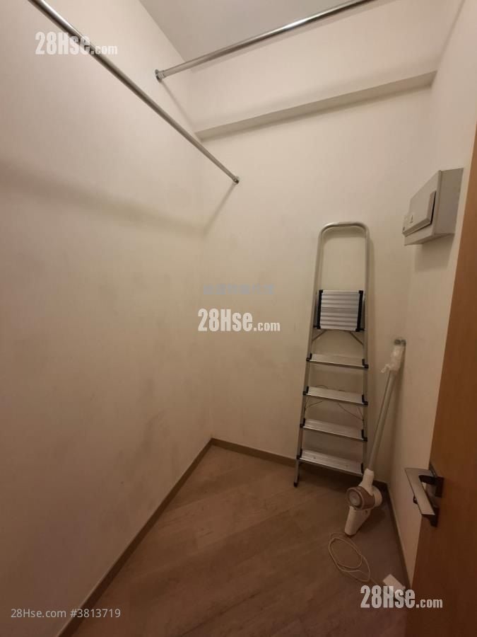 One Kai Tak(Ii) Sell 3 Bedrooms , 2 Bathrooms 799 ft²
