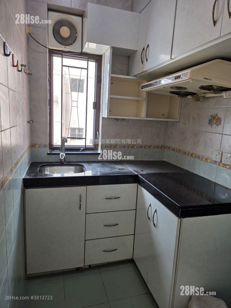 Sing Kong Building Sell 2 Bedrooms , 1 Bathroom 307 ft²