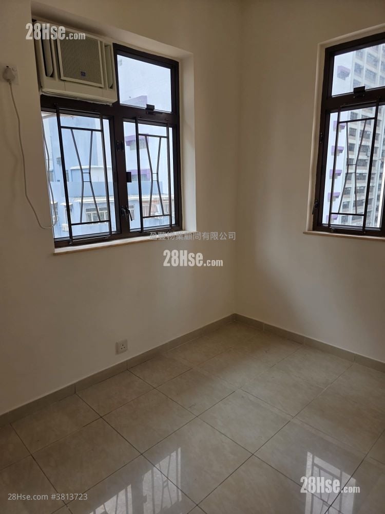 Sing Kong Building Sell 2 Bedrooms , 1 Bathroom 307 ft²