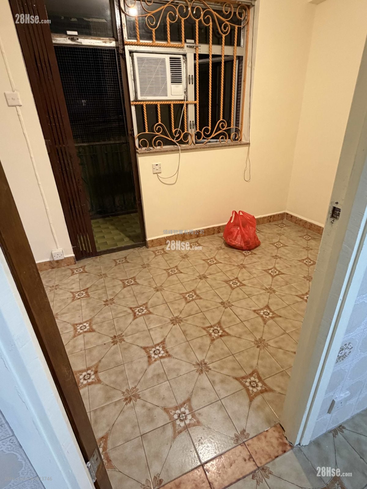 村屋 租盘 1 房 , 1 浴室 350 平方尺