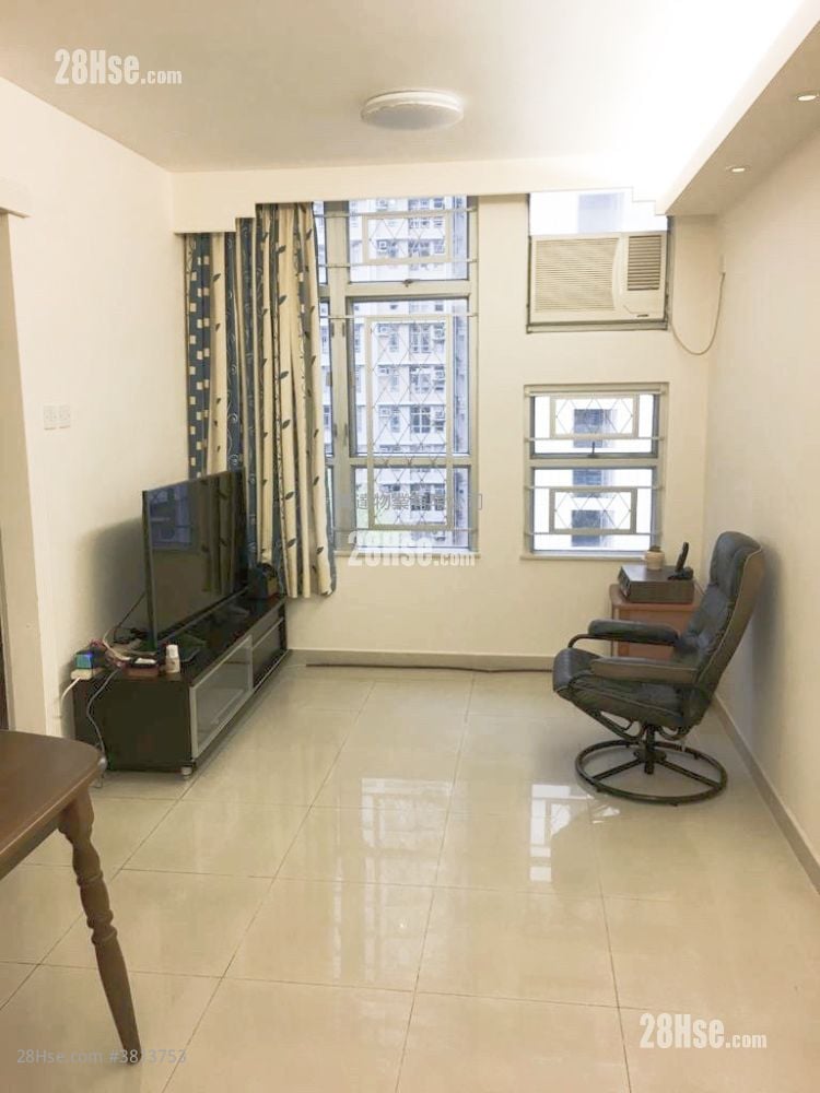 愉翠苑 售盤 3 房 , 2 浴室 650 平方呎