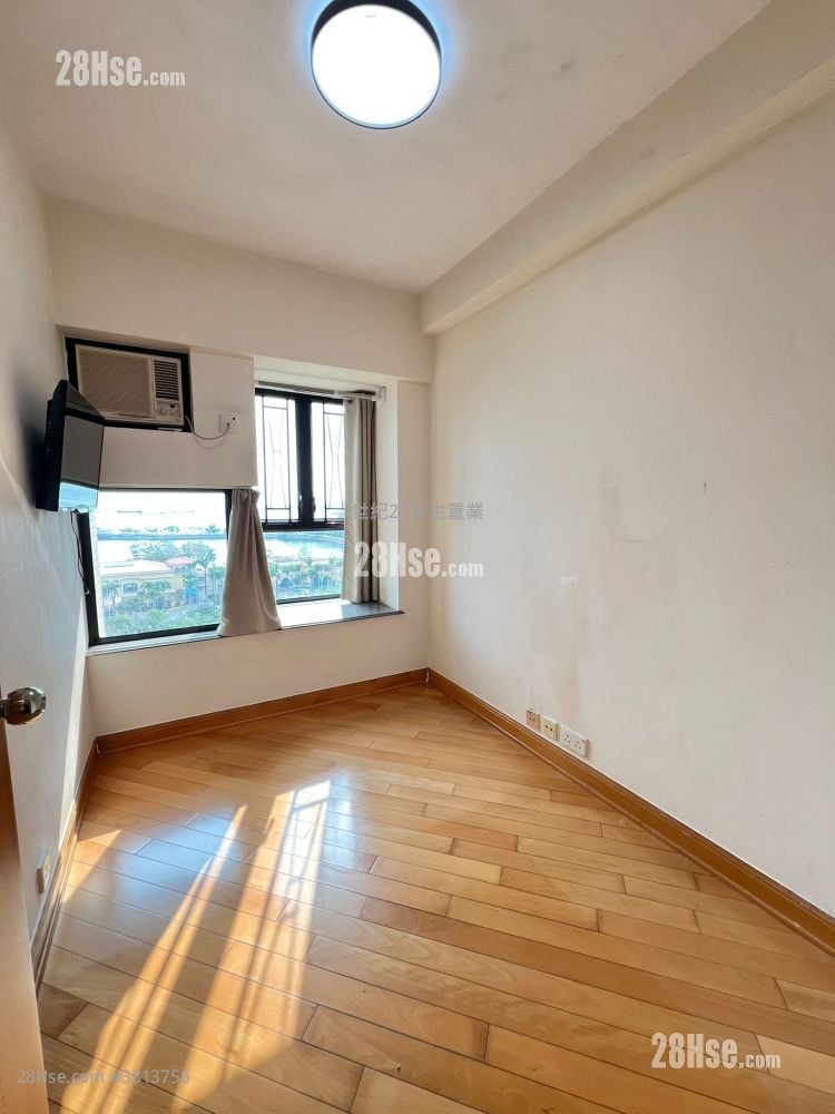 Aegean Coast Rental 4 Bedrooms , 2 Bathrooms 811 ft²