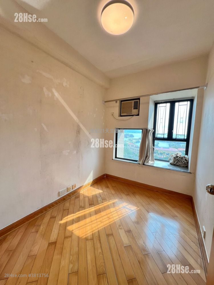 Aegean Coast Rental 4 Bedrooms , 2 Bathrooms 811 ft²