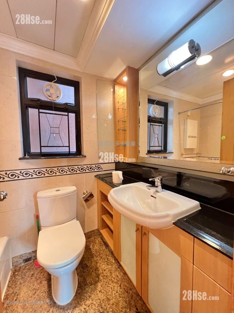 Aegean Coast Rental 4 Bedrooms , 2 Bathrooms 811 ft²