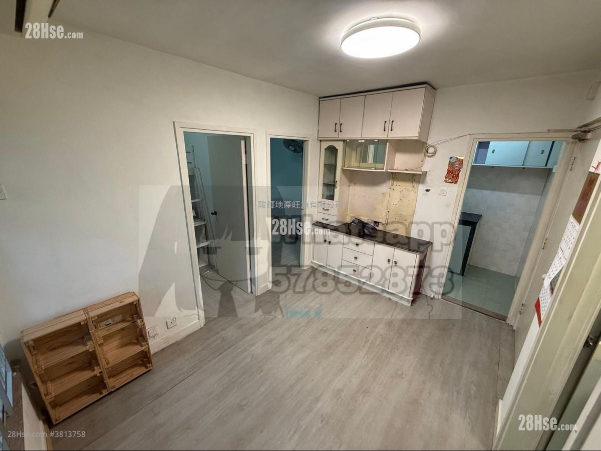 顺安大厦 售盘 2 房 , 1 浴室 320 平方尺