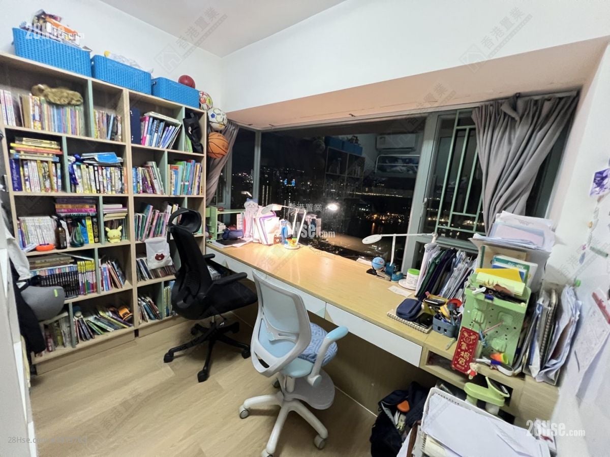 Aquamarine Sell 2 Bedrooms , 1 Bathroom 510 ft²