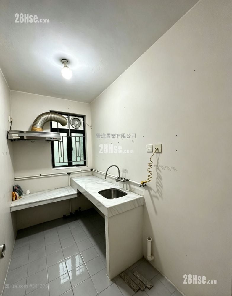 Village Sell 2 Bedrooms , 1 Bathroom 780 ft²