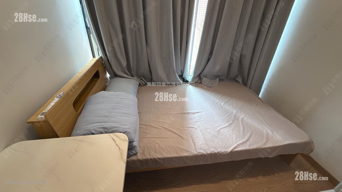 Centra Horizon Sell Studio , 1 Bathroom 243 ft²