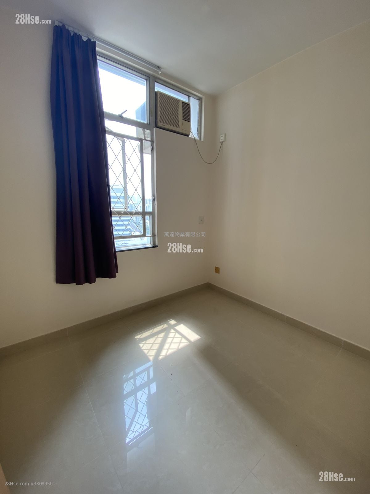 Yu Chui Court Sell 3 Bedrooms , 2 Bathrooms 650 ft²
