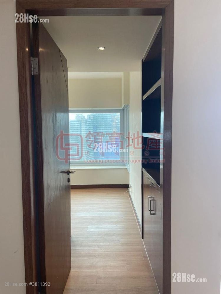 漾日居 租盘 3 房 1,076 平方尺