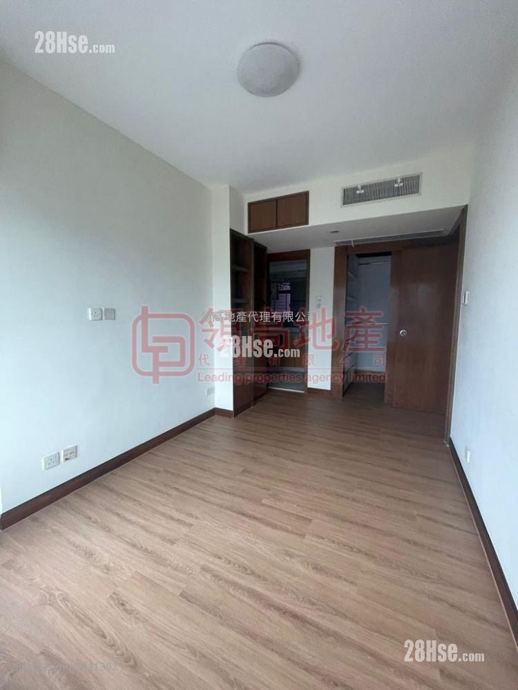 漾日居 租盘 3 房 1,076 平方尺