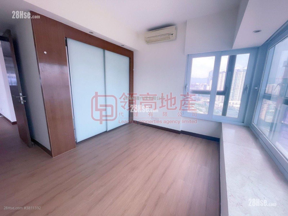 漾日居 租盘 3 房 1,076 平方尺