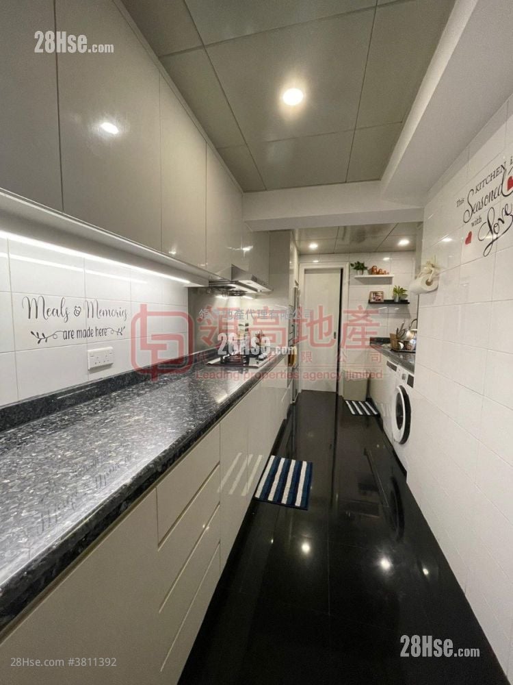 漾日居 租盘 3 房 1,076 平方尺