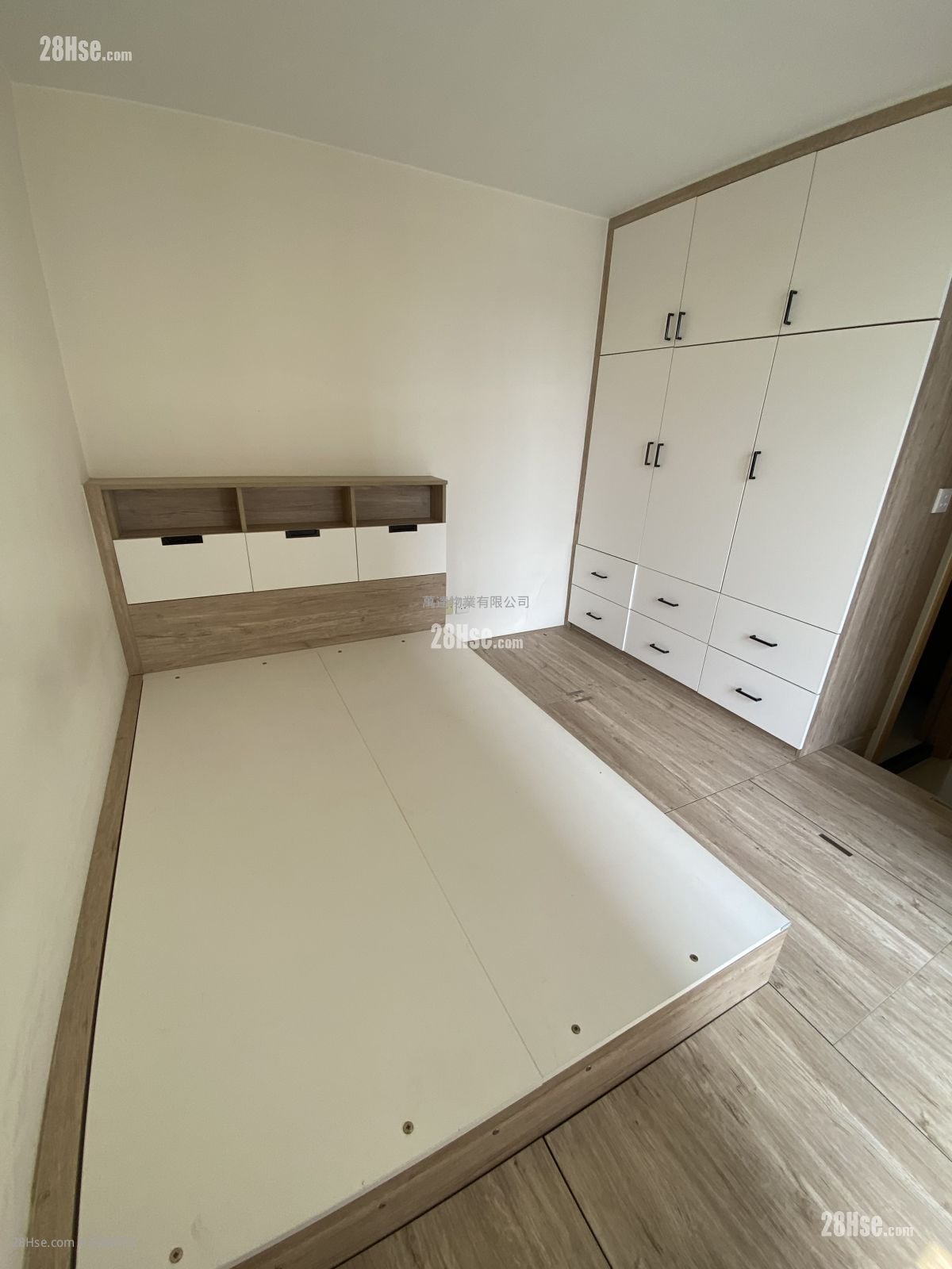 Yu Chui Court Sell 3 Bedrooms , 2 Bathrooms 650 ft²