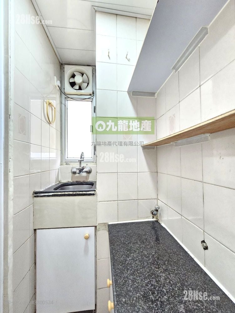 Man Woo Building Rental Studio , 1 Bathroom 187 ft²