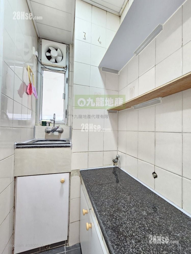 Man Woo Building Rental Studio , 1 Bathroom 187 ft²